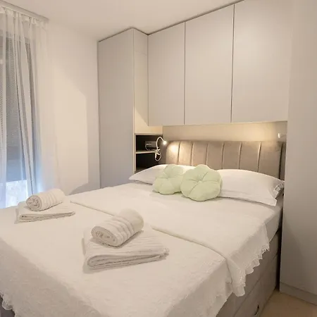 Fjoret Apartment *